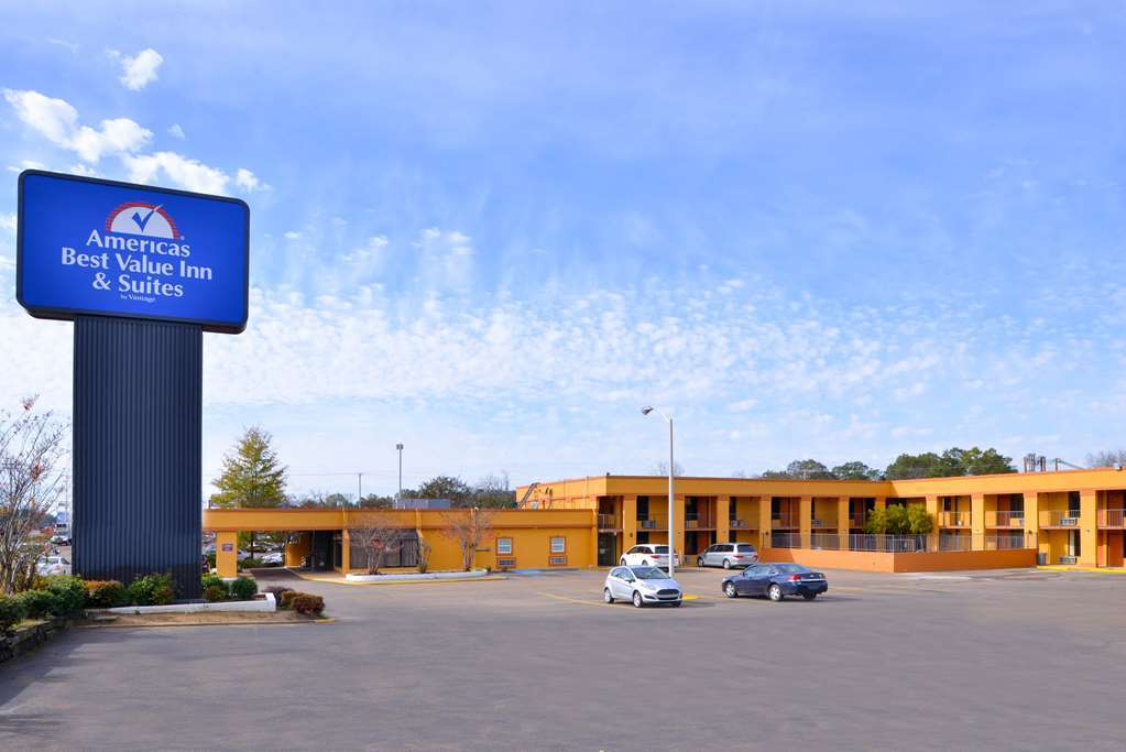 סטארקוויל Quality Inn מראה חיצוני תמונה
