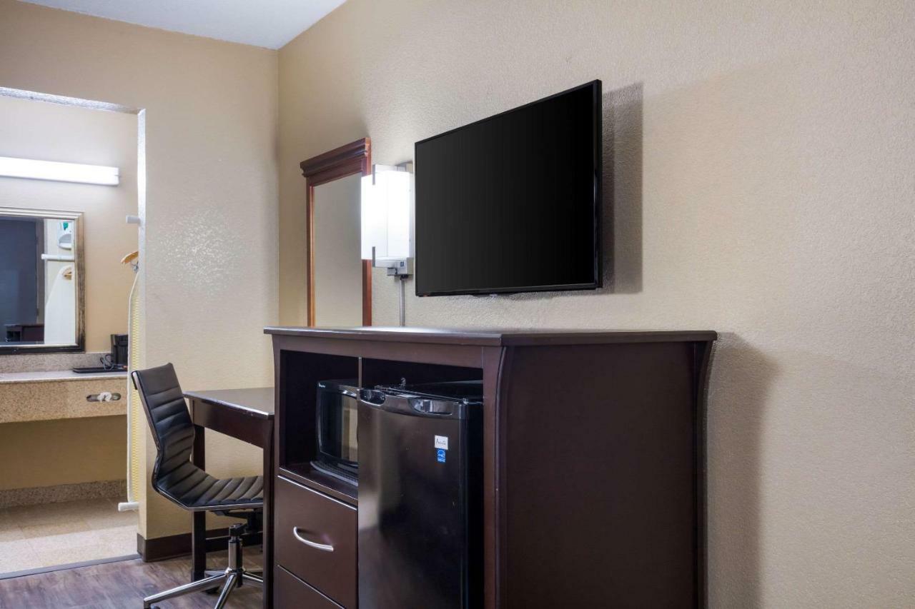 סטארקוויל Quality Inn מראה חיצוני תמונה