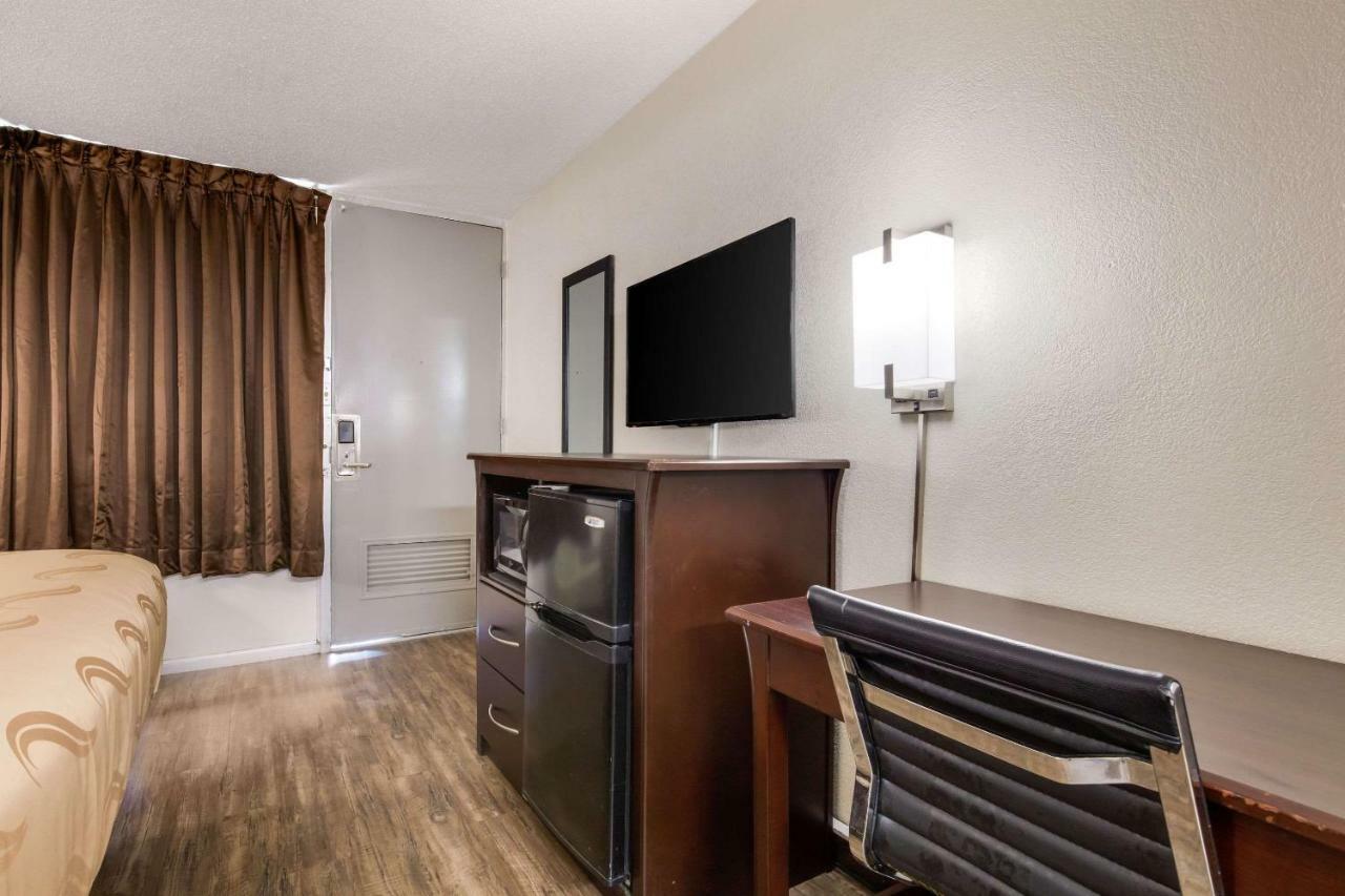 סטארקוויל Quality Inn מראה חיצוני תמונה