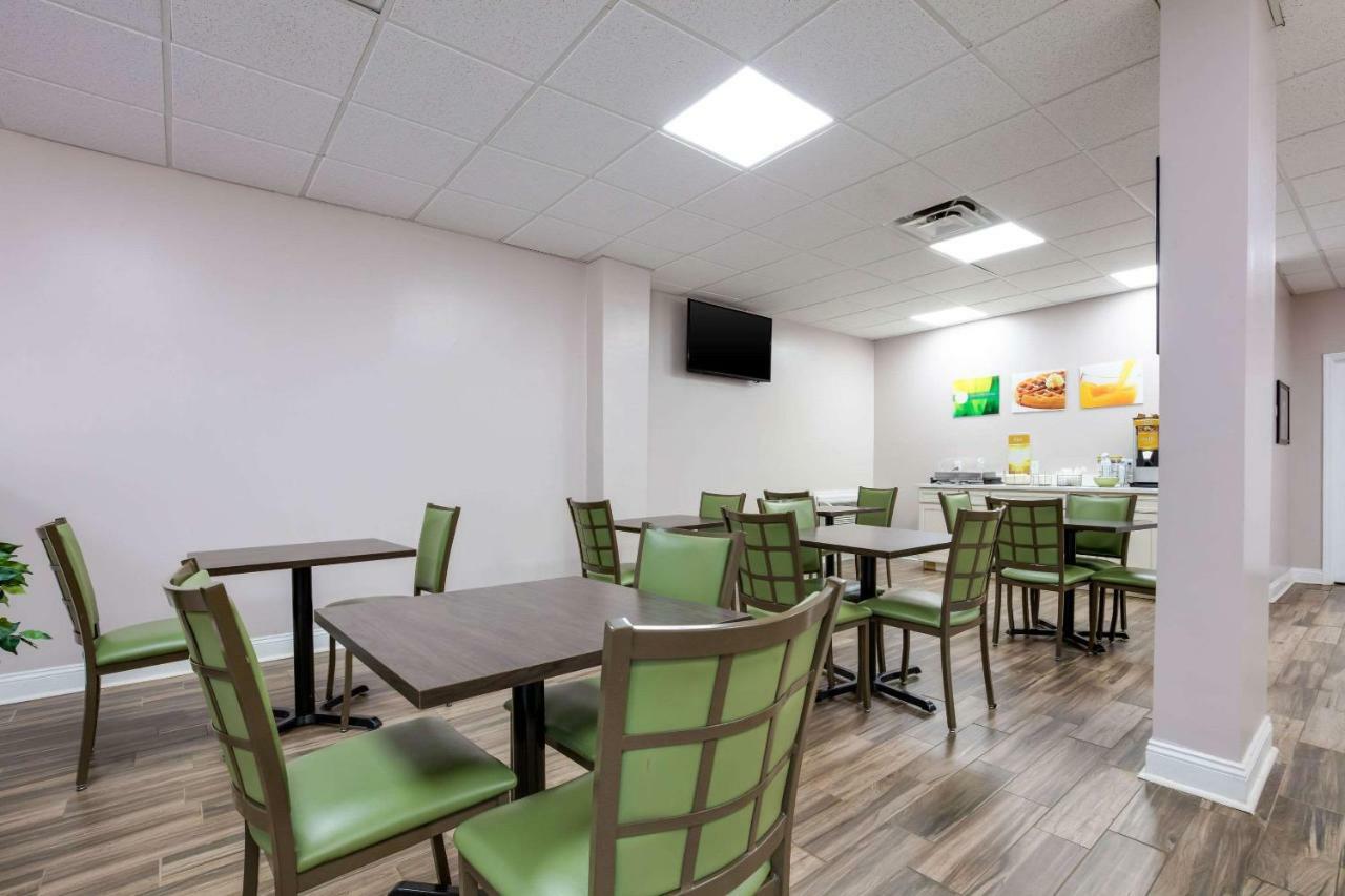 סטארקוויל Quality Inn מראה חיצוני תמונה